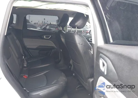 2022 Jeep Compass Latitude Lux 4X4 z USA, uszkodzony, nr VIN 3C4NJDFB8NT197416